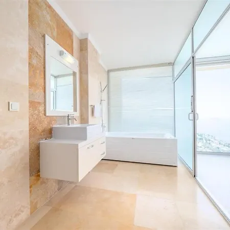 Villa Kayra *